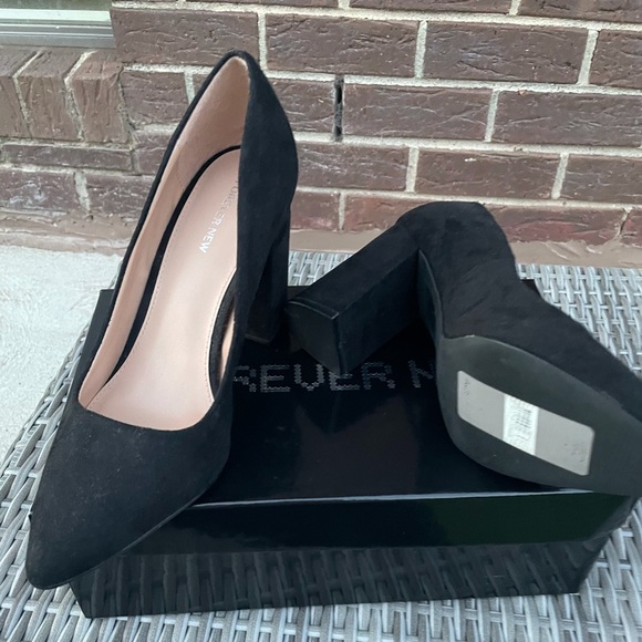 Brand new Forever New block heels in black - Picture 2 of 5